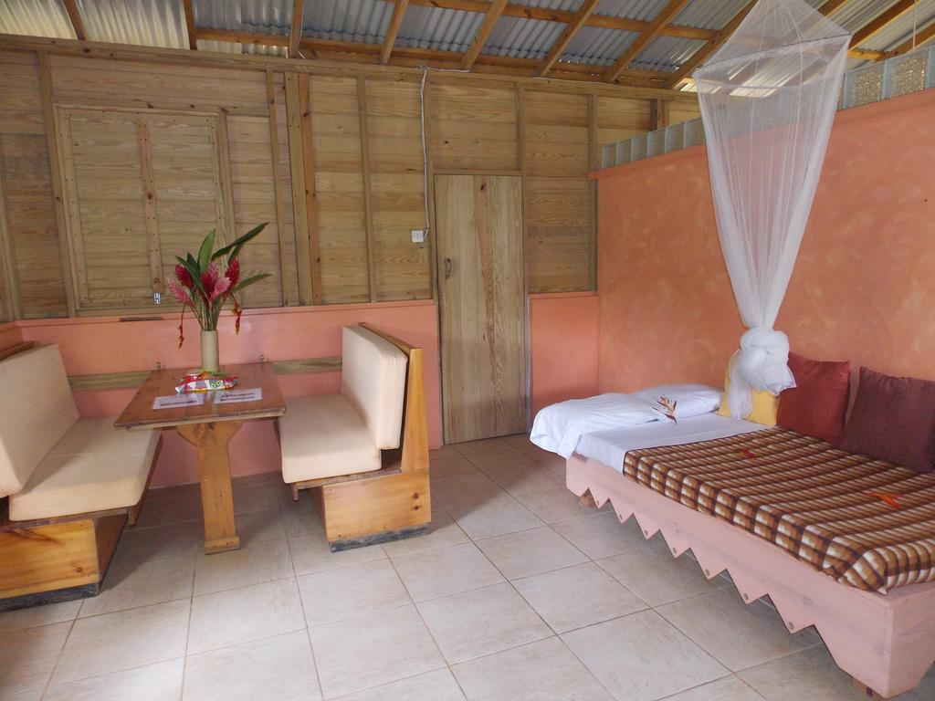 Roots Jungle Retreat Villa Marigot Exterior photo